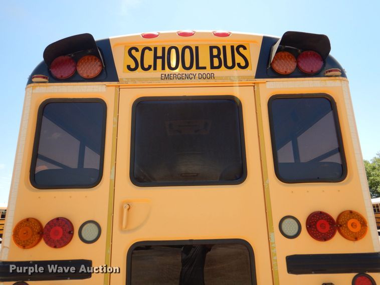 image for item DR1859 2006 IC PB105  school bus