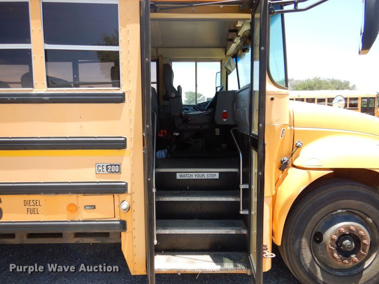 image for item DR1859 2006 IC PB105  school bus