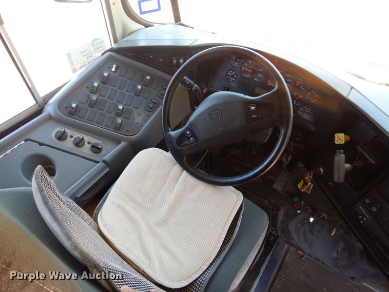 image for item DR1859 2006 IC PB105  school bus