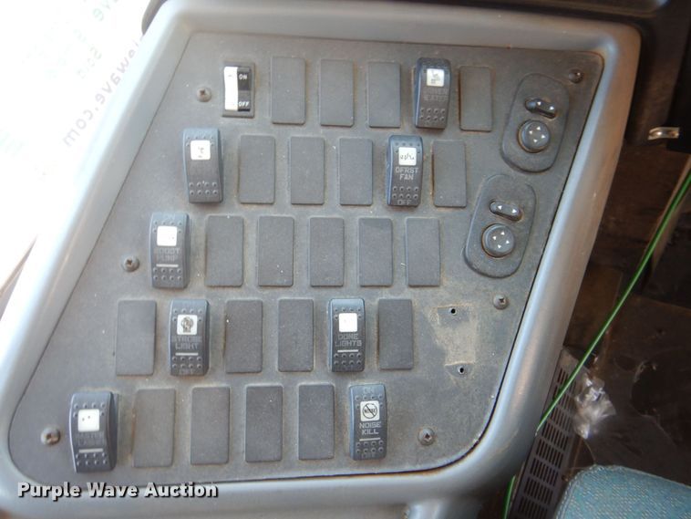 image for item DR1859 2006 IC PB105  school bus