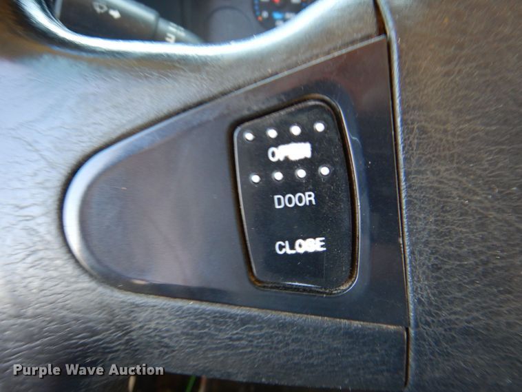 image for item DR1859 2006 IC PB105  school bus