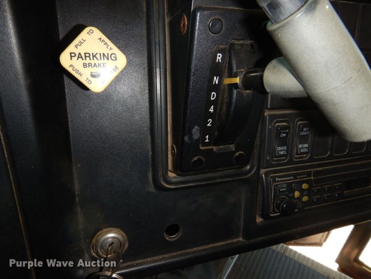 image for item DR1859 2006 IC PB105  school bus