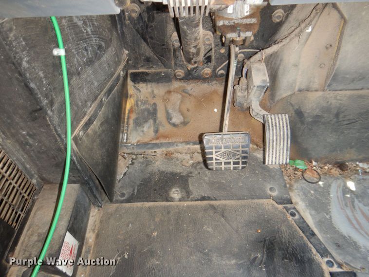 image for item DR1859 2006 IC PB105  school bus