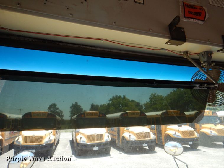 image for item DR1859 2006 IC PB105  school bus
