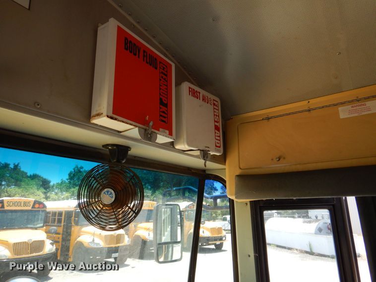 image for item DR1859 2006 IC PB105  school bus