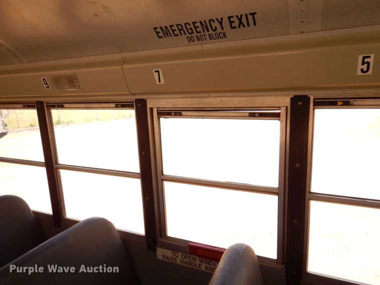 image for item DR1859 2006 IC PB105  school bus