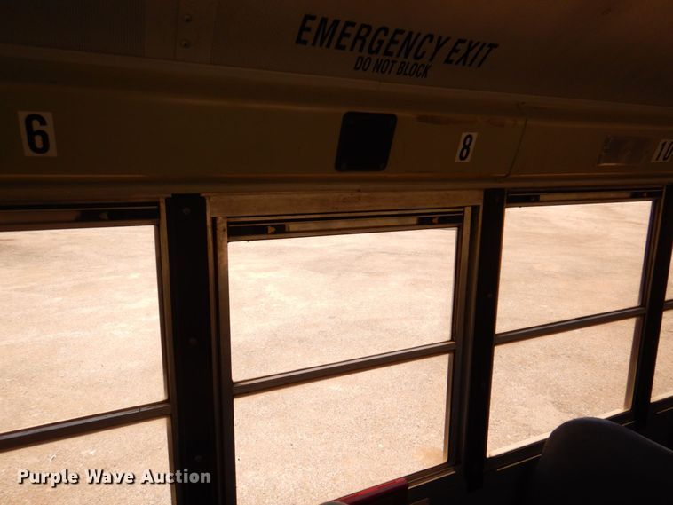 image for item DR1859 2006 IC PB105  school bus