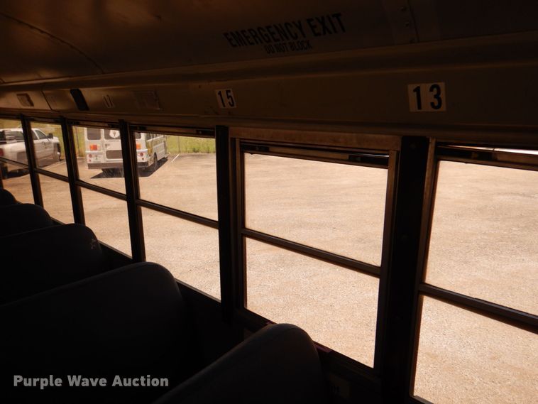 image for item DR1859 2006 IC PB105  school bus
