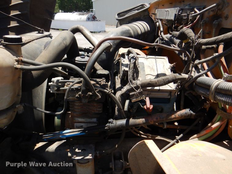 image for item DR1859 2006 IC PB105  school bus