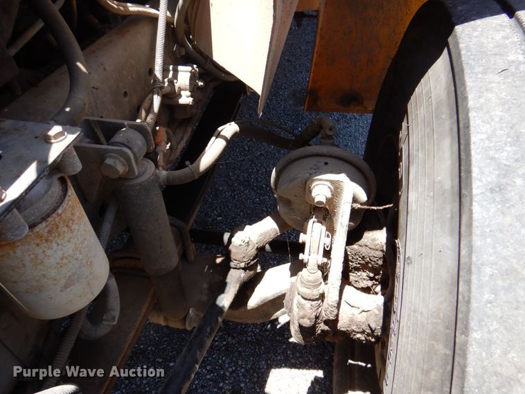 image for item DR1859 2006 IC PB105  school bus