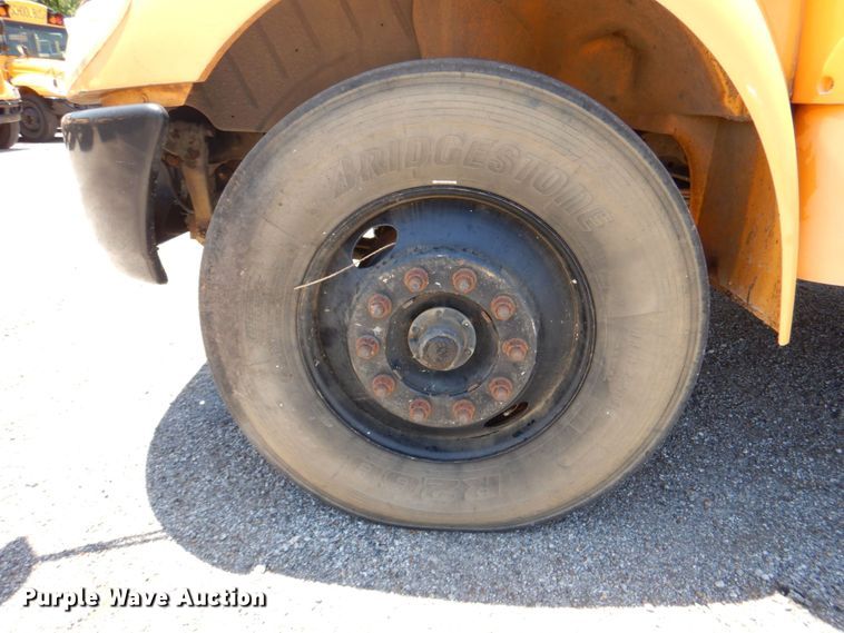 image for item DR1859 2006 IC PB105  school bus