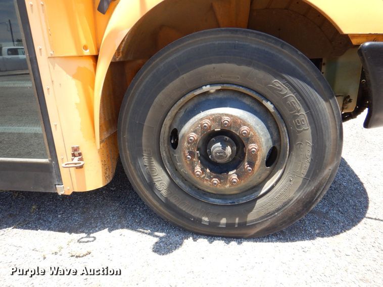 image for item DR1859 2006 IC PB105  school bus