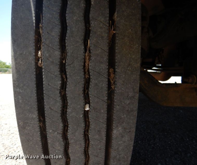 image for item DR1859 2006 IC PB105  school bus