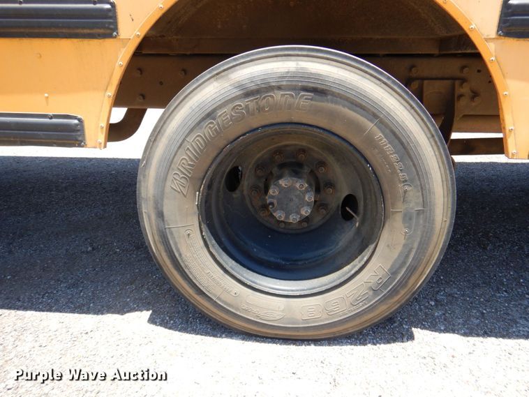 image for item DR1859 2006 IC PB105  school bus