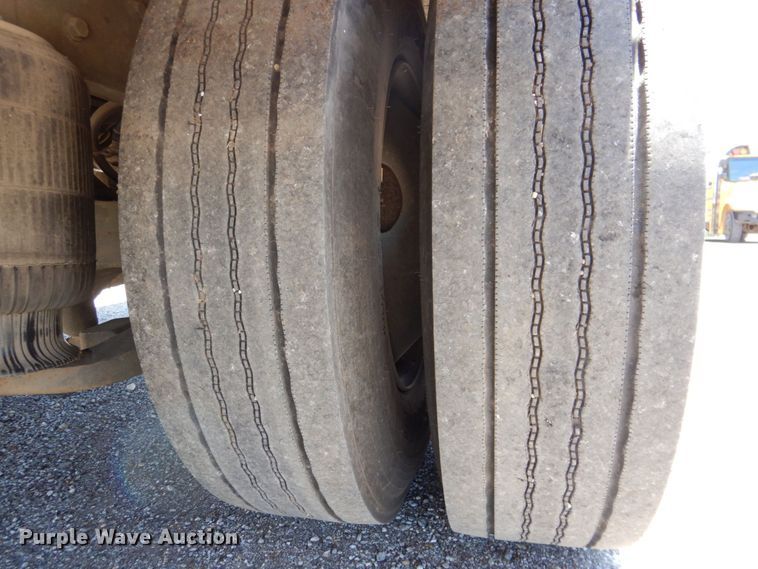 image for item DR1859 2006 IC PB105  school bus