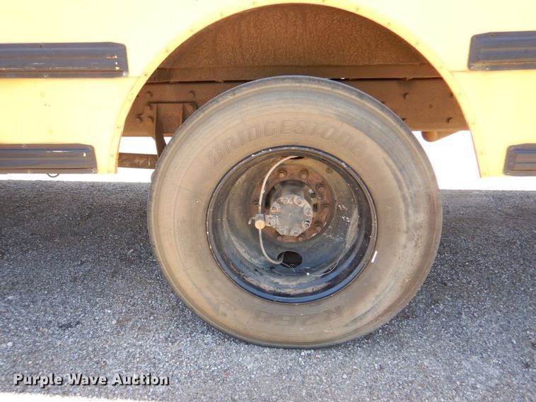 image for item DR1859 2006 IC PB105  school bus