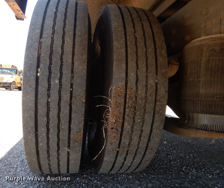 image for item DR1859 2006 IC PB105  school bus