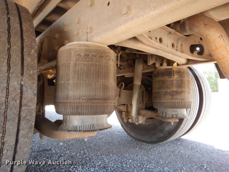 image for item DR1859 2006 IC PB105  school bus