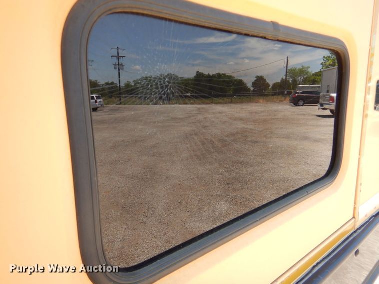 image for item DR1859 2006 IC PB105  school bus