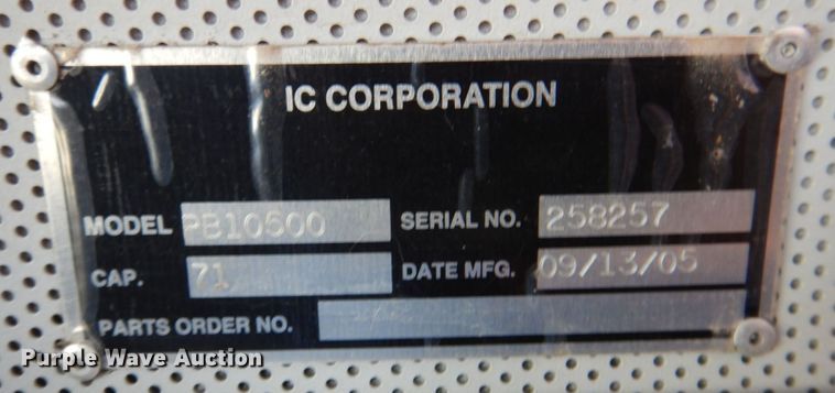 image for item DR1859 2006 IC PB105  school bus
