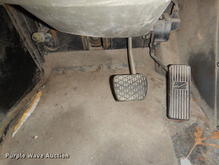 image for item DR1860 2002 Thomas  school bus