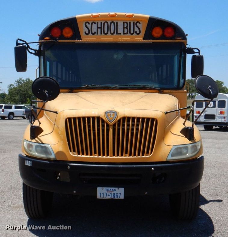 image for item DR1861 2005 IC PB105  school bus