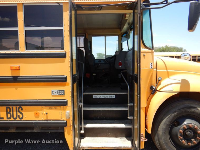 image for item DR1861 2005 IC PB105  school bus