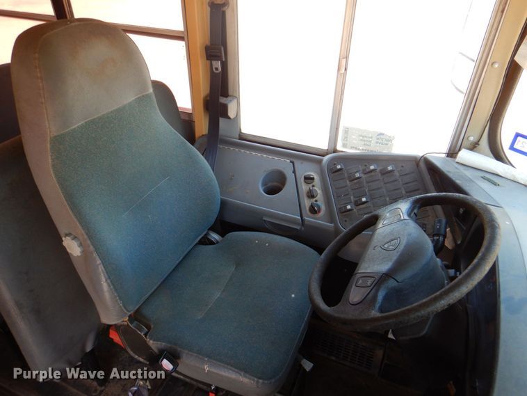 image for item DR1861 2005 IC PB105  school bus