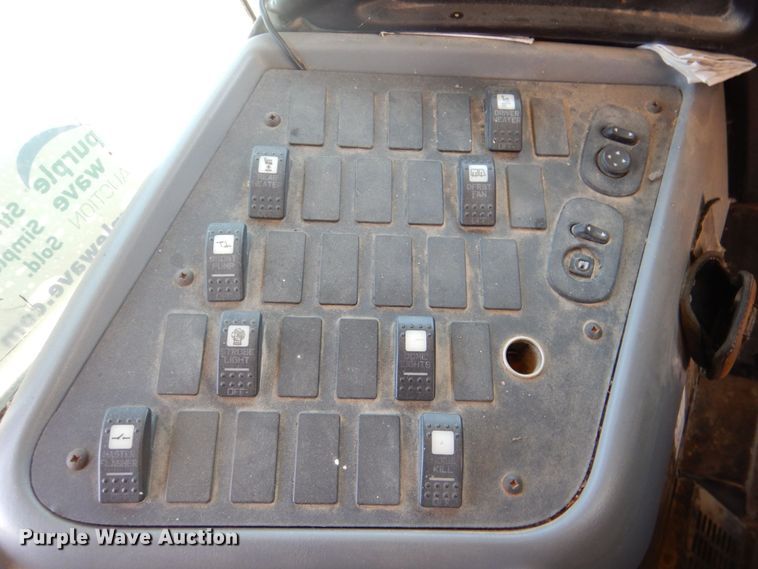 image for item DR1861 2005 IC PB105  school bus