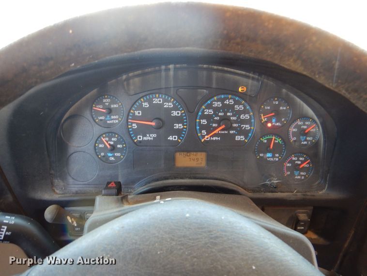 image for item DR1861 2005 IC PB105  school bus