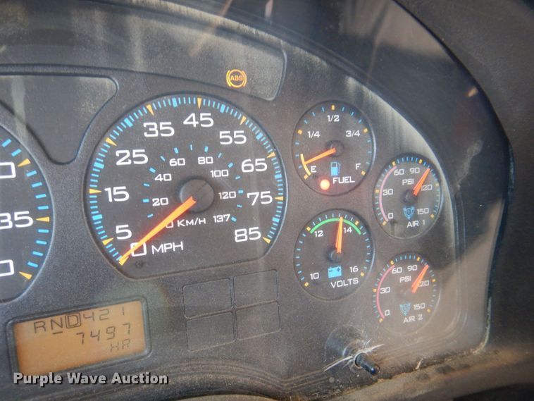 image for item DR1861 2005 IC PB105  school bus