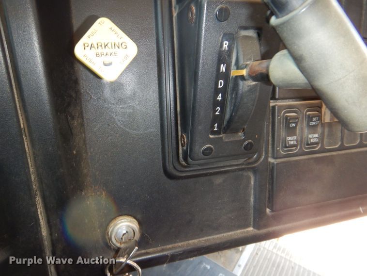 image for item DR1861 2005 IC PB105  school bus