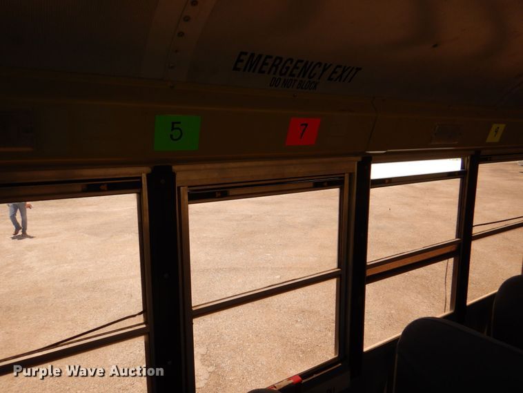 image for item DR1861 2005 IC PB105  school bus