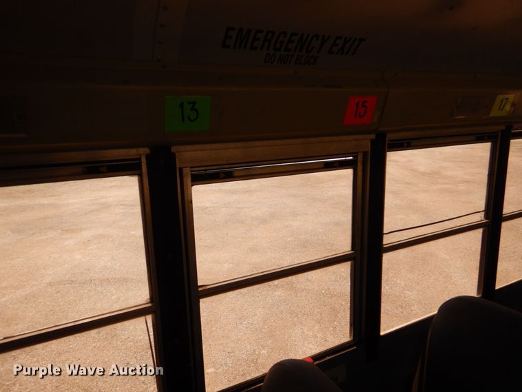 image for item DR1861 2005 IC PB105  school bus