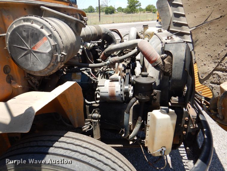 image for item DR1861 2005 IC PB105  school bus