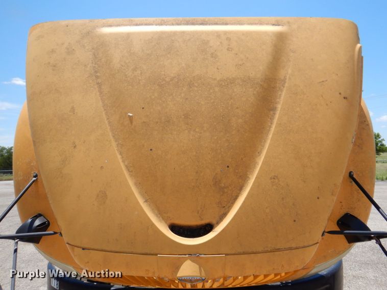 image for item DR1861 2005 IC PB105  school bus