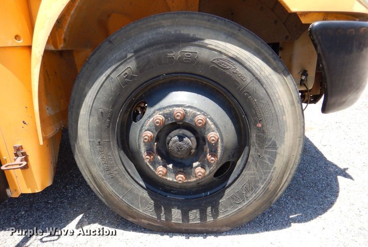 image for item DR1861 2005 IC PB105  school bus