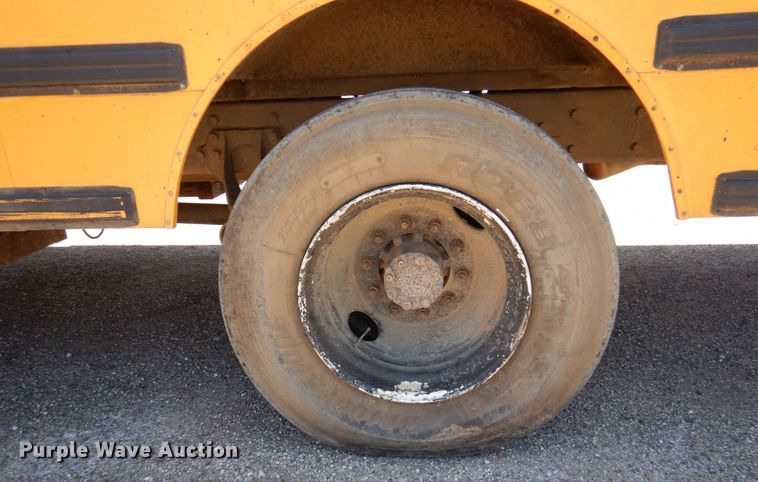 image for item DR1861 2005 IC PB105  school bus