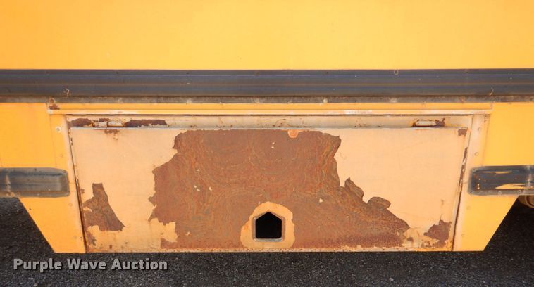 image for item DR1861 2005 IC PB105  school bus