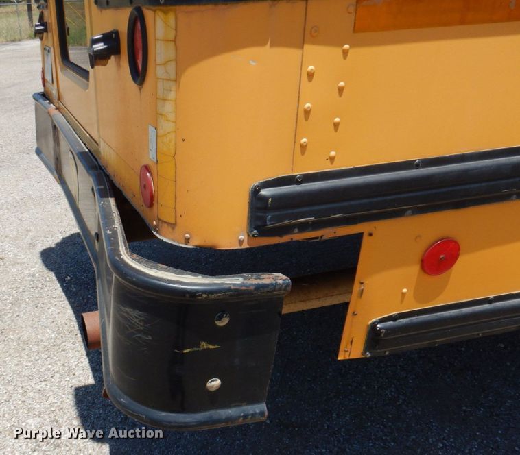 image for item DR1861 2005 IC PB105  school bus