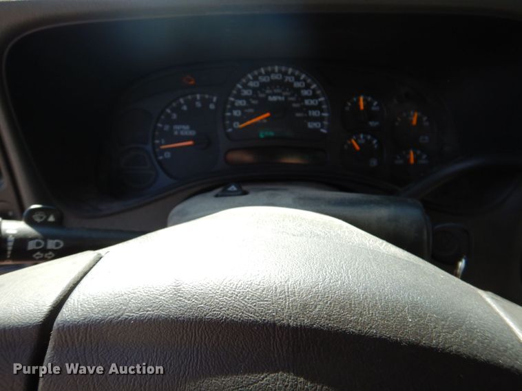 image for item DR1862 2005 Chevrolet Suburban  SUV