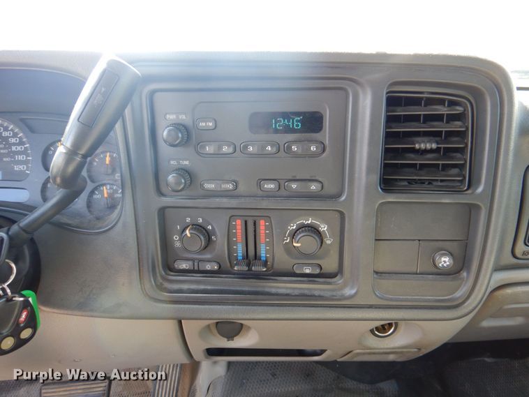 image for item DR1862 2005 Chevrolet Suburban  SUV