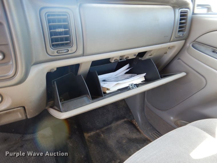 image for item DR1862 2005 Chevrolet Suburban  SUV