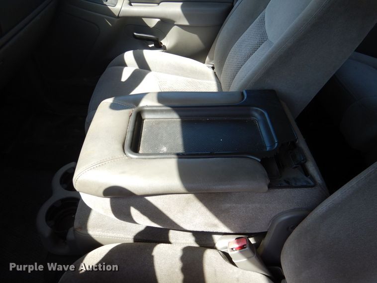 image for item DR1862 2005 Chevrolet Suburban  SUV