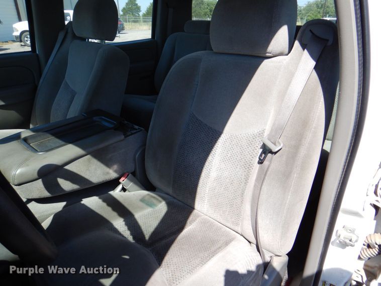 image for item DR1862 2005 Chevrolet Suburban  SUV