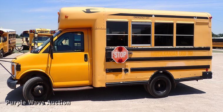 image for item DS7203 2000 Chevrolet Express  school bus