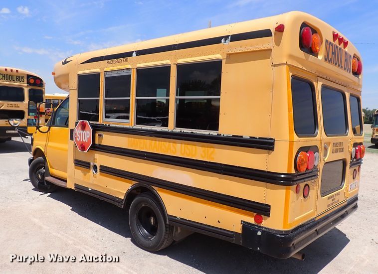 image for item DS7203 2000 Chevrolet Express  school bus