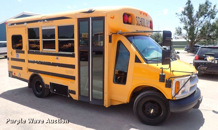 image for item DS7203 2000 Chevrolet Express  school bus