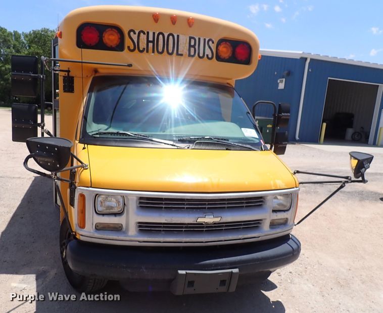 image for item DS7203 2000 Chevrolet Express  school bus