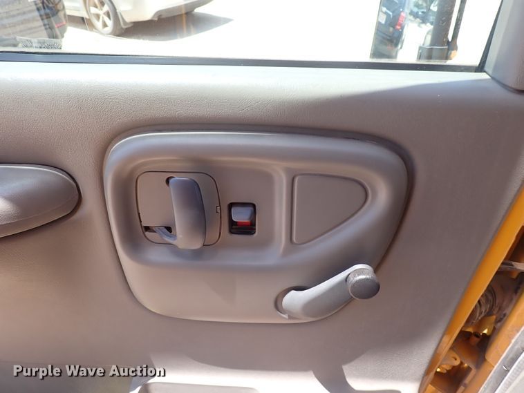 image for item DS7203 2000 Chevrolet Express  school bus